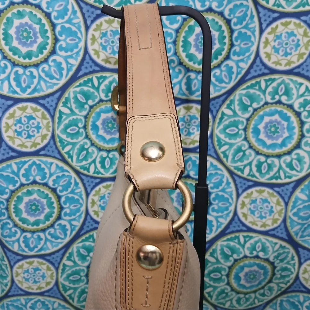 Coach Cream Leather Hobo Bag with Crescent Shape - Picture 6 of 14